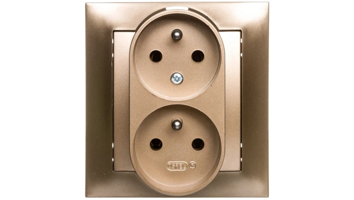 IMPRESJA Gniazdo podwójne z/u z niezamiennością faz złoty metalik GP-2YC/28