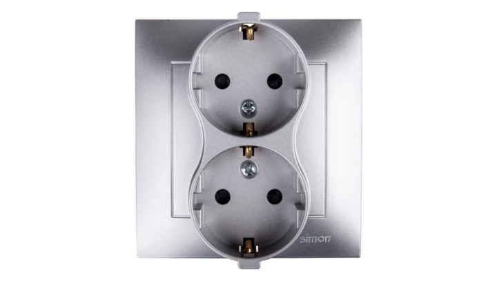 Simon 54 Gniazdo podwójne SCHUKO z/u 16A IP20 z przesłoną torów srebrny mat DGSz2Z/43