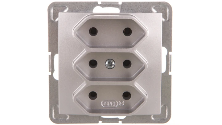 IMPRESJA Gniazdo potrójne b/u 2,5A EURO srebro GP-3Y/m/18