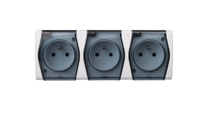 Hermes2 Gniazdo hermetyczne potrójne z/u 16A IP44 białe 1023-01