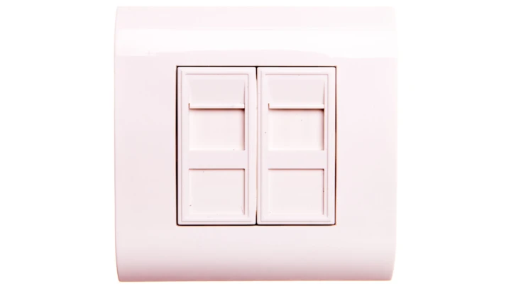 Pokrywa gniazda teleinfotmatycznego 2x Keystone biała DN-93802