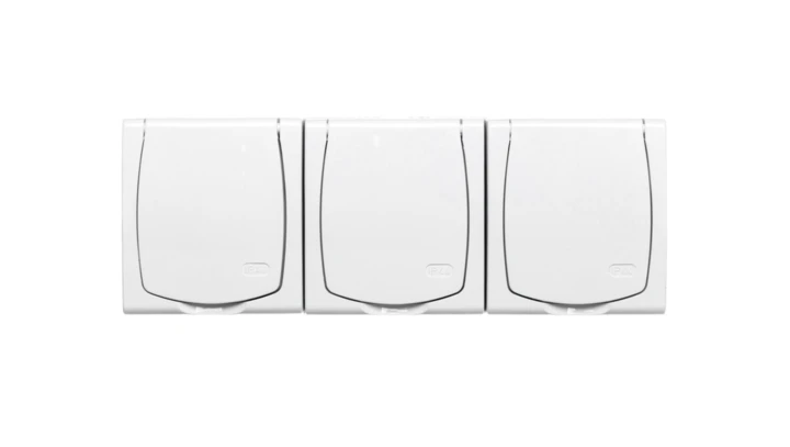 MADERA Gniazdo hermetyczne potrójne z/u IP44 klapka biała GNH-3NZ/00/w