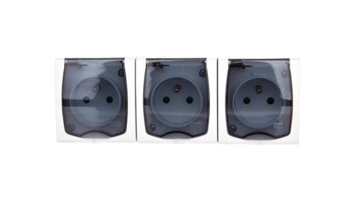 MADERA Gniazdo hermetyczne potrójne z/u IP44 z przesłonami klapka przezroczysta białe GNH-3NZP/00/d