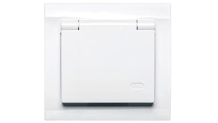 KIER Gniazdo bryzgoszczelne z/u IP44 z przesłonami klapka biała GPH-1WZP/00/w