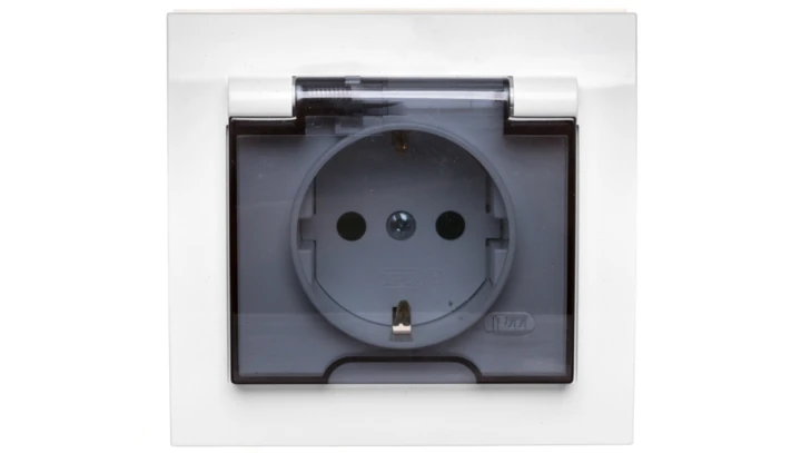 KIER Gniazdo bryzgoszczelne z/u Schuko IP44 z przesłonami klapka przezroczysta białe GPH-1WSP/00/d