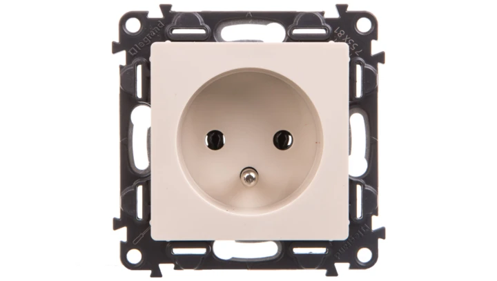 VALENA LIFE Gniazdo pojedyncze z/u 2P+Z kremowy 753281