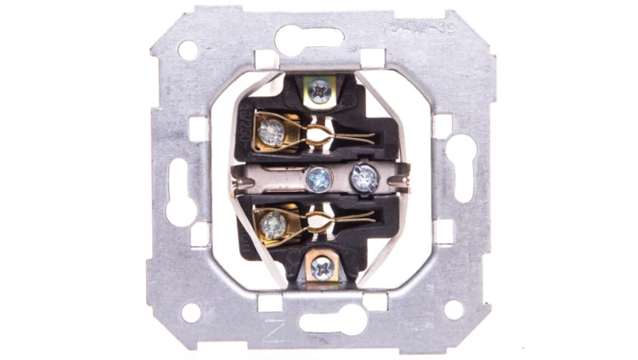 Simon 82 Gniazdo pojedyncze SCHUKO z/u 16A mechanizm 75432-39