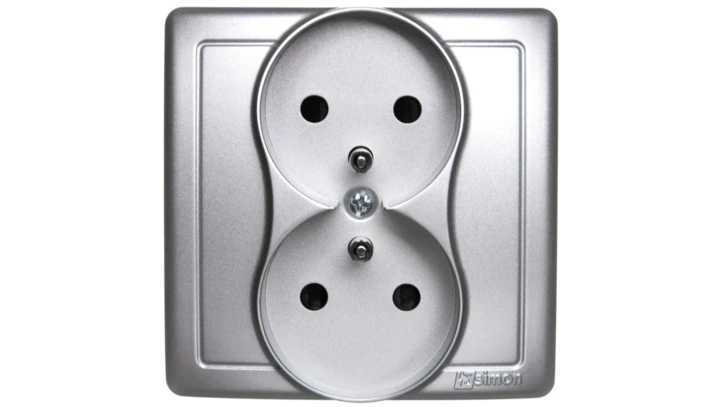 Simon Basic Gniazdo wtyczkowe podwójne z uziemieniem kompletne z przesłonami 16A 250V srebrny mat BMGZ2z/43