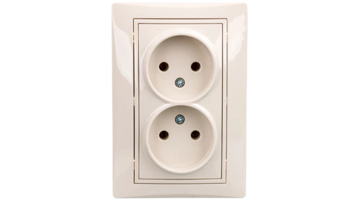 DOMO Gniazdo podwójne bez uziemienia kompletne śrubowe 16A 250V kremowy 011280103 24800