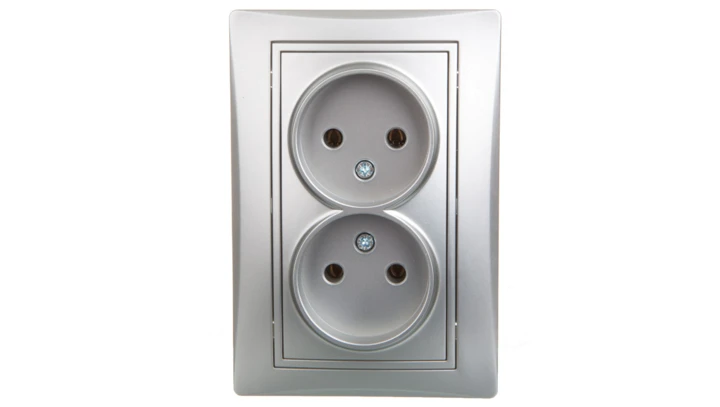 DOMO Gniazdo podwójne bez uziemienia kompletne śrubowe 16A 250V srebrny 011280143 24859