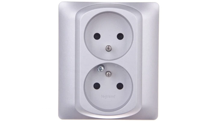 SISTENA LIFE Gniazdo podwójne z/u 16A IP20 metalic 771338