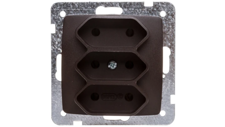 KARO Gniazdo potrójne b/u 2.5A EURO czekoladowy metalik GP-3S/m/40