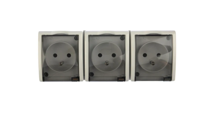 Simon Aquarius Gniazdo hermetyczne potrójne z/u IP54 z klapką dymną białe AQGZ1-3/11a