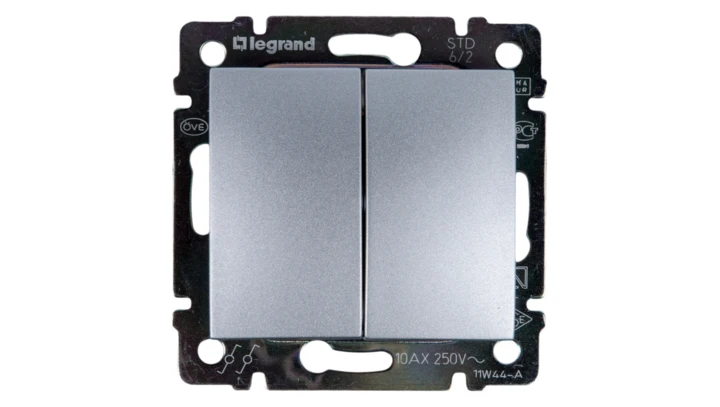 VALENA Łącznik schodowy aluminium 770108