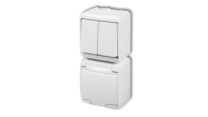 JUNIOR Łącznik świecznikowy + gniazdo hermetyczne (klapka biała) biały WGHP-2
