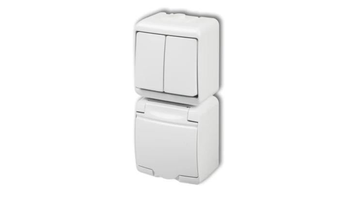 JUNIOR Łącznik świecznikowy + gniazdo hermetyczne SCHUKO (klapka w kolorze obudowy) biały WGHP-2s