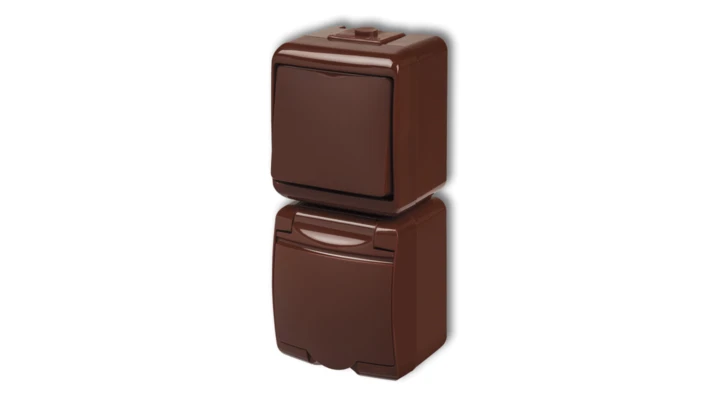 JUNIOR Łącznik jednobiegunowy + gniazdo hermetyczne (klapka brązowa) brązowy 4WGHP-1p