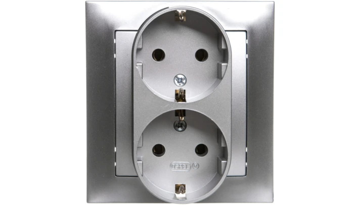IMPRESJA Gniazdo podwójne z/u Schuko srebrne GP-2YS/18