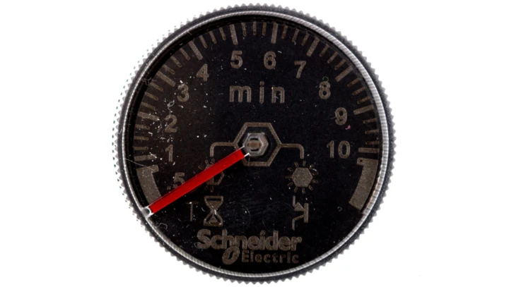 Licznik czasu pulpitowy 22mm 24V DC 0,5-10min XB5DTB24