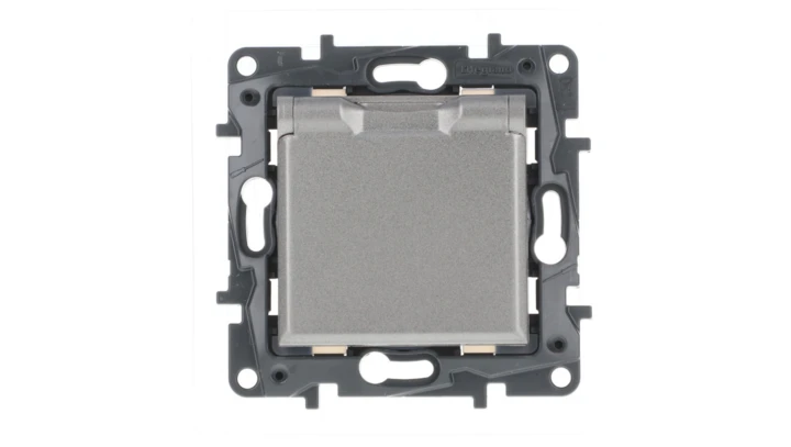 Niloe Step Gniazdo zasilające 2P+Z IP44, zaciski automatyczne, z przesłoną stalowy 863436