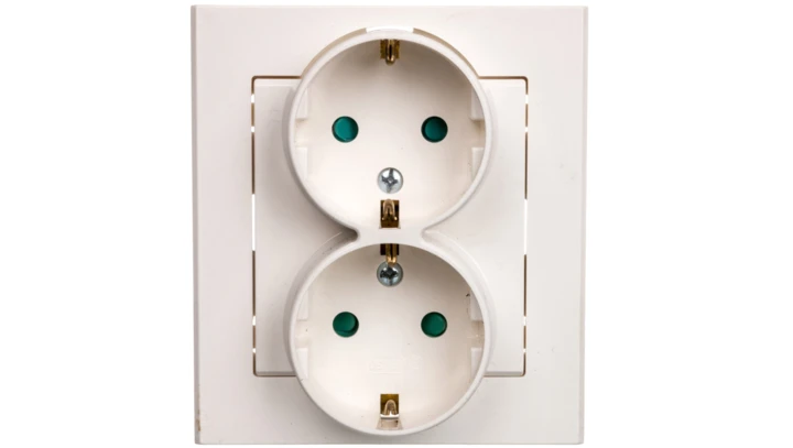 SONATA Gniazdo podwójne z/u Schuko z przesłonami ecru GP-2RSP/27