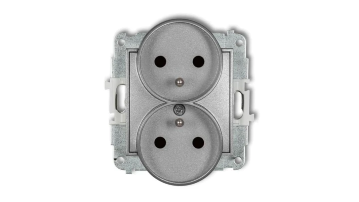 ICON Mechanizm gniazda podwójnego do ramki z uziemieniem 2x(2P+Z) (przesłony torów prądowych) srebrny metalik 7IGPR-2zp