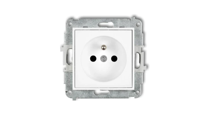 ICON Mechanizm gniazda pojedynczego z uziemieniem 2P+Z (przesłony torów prądowych) biały mat 25IGP-1zp