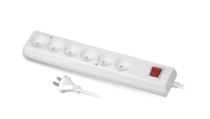 Przedłużacz z wyłącznikiem 6-gniazd b/u 10A 1,5m /OMY 2x1/ biały PS-660WS T-109060
