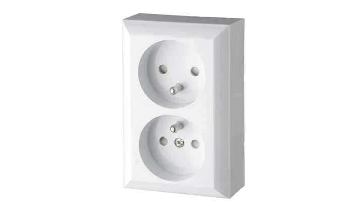 Gniazdo natynkowe podwójne z uziemieniem, IP20, białe, GAO 20456