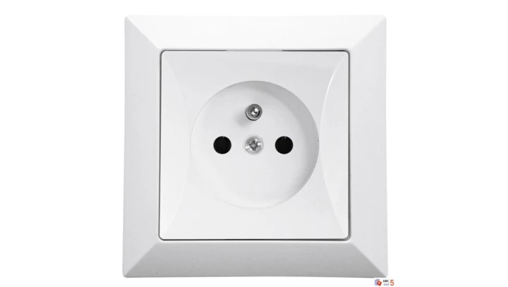 Gniazdo podtynkowe pojedyncze z uziemieniem 2P+Z Pola białe, 33029