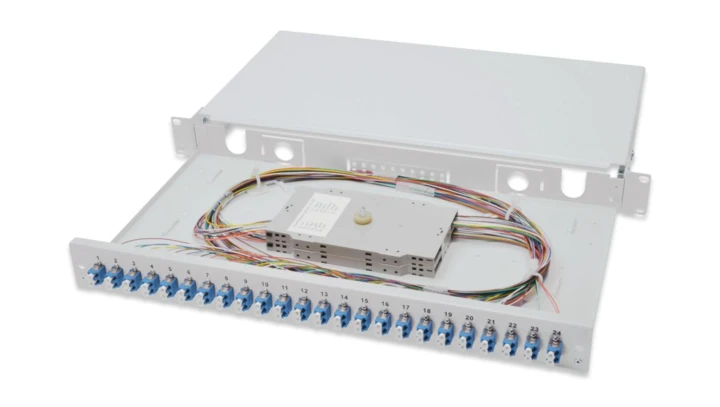 Panel krosowy FO z wyposażeniem 19 1U, 24x LC dx, OS2, pigtaile, adaptery, tacki, wysuwany, szary DN-96332/9