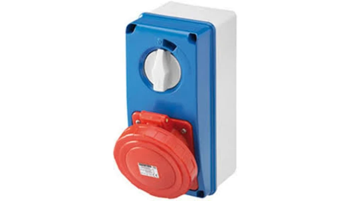 Gniazdo stałe 5P 32A 400V czerwone z rozłącznikiem 0-1 6h IP55 GW66320