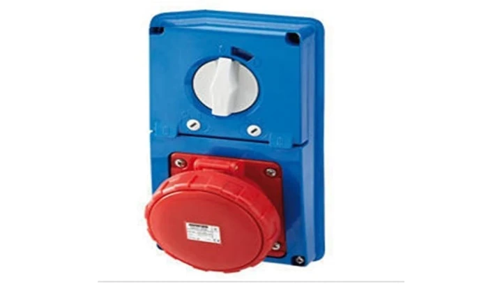 Zestaw zasilający z rozłącznikiem 5P 63A czerwony miejsce na zabezpieczenie 6h IP67 GW66353