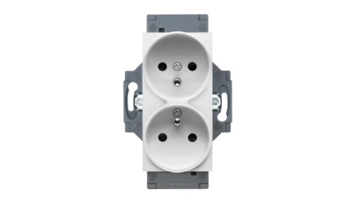 Gniazdo z uziemieniem 2P+E 16A, podwójne, z przesłonami styków, zaciski śrubowe, biały, Dahlia GW35214W