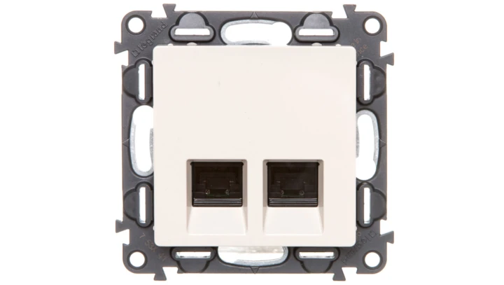 VALENA LIFE Gniazdo komputerowe podwójne RJ45 kat.5e UTP kremowe 753241