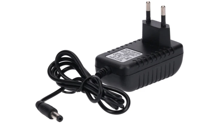 Zasilacz led gniazdkowy 12V 6W 5.5/2.5 czarny