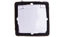 KARO Gniazdo bryzgoszczelne z/u Schuko IP44 z przesłonami klapka biała GPH-1SSP/m/00/w