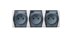 Hermes2 Gniazdo hermetyczne potrójne z/u 16A IP44 białe 1023-01