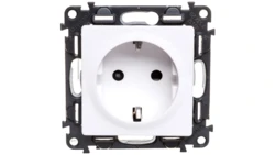 VALENA LIFE gniazdo 2 P+Z z przesłoną, białe 16 A – 250 V, 753120