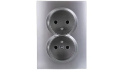 LOGI Gniazdo podwójne 2x2P+Z kompletne śrubowe 16A 250V Srebrny 25212