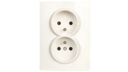 LOGI Gniazdo podwójne 2x2P+Z kompletne z przesłoną styków śrubowe 16A 250V Biały 25093