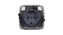 TREND Gniazdo bryzgoszczelne z/u SCHUKO (klapka dymna) srebrny metalik 7GPB-1sdp