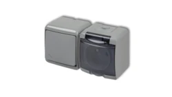 JUNIOR Łącznik schodowy + gniazdo hermetyczne (klapka dymna) popielaty 10WGHH-3d