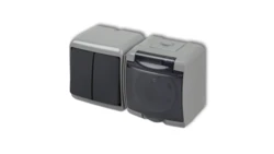 JUNIOR Łącznik świecznikowy z gniazdem hermetycznym (klapka dymna) popielaty / grafitowy 30WGHH-2d