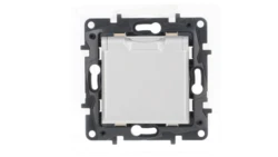 Niloe Step Gniazdo zasilające 2P+Z IP44, zaciski automatyczne, z przesłoną aluminium 863336