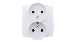DECO Mechanizm gniazda podwójnego do ramki DECO Soft z uziemieniem 2x(2P+Z) (przesłony torów prądowych), biały mat 25DGPRSO-2zp