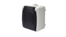 Gniazdo pojedyncze z uziemieniem natynkowe z klapką dymną Aqua Plus IP54 białe / 40116