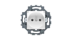 Gniazdo z klapką, z uziemieniem IP 40, 2P+E 16A z przesłonami styków, zaciski śrubowe, biały, Dahlia GW35213W