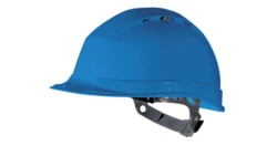 Hełm ochronny wentylowany z regulacją za pomocą systemu zębatek